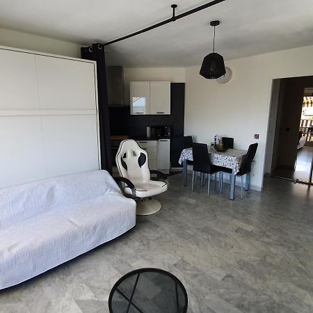 Superbe Appartement Plage Saint-Laurent Du Var 外观 照片
